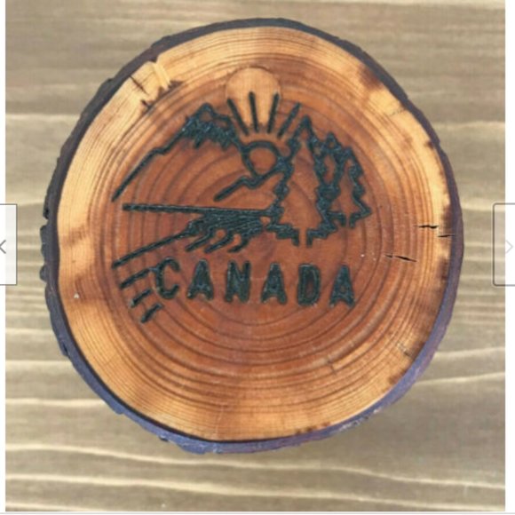 Canada Natural Cedar Wood 3" Trinket Box w/ Swivel Lid Engraved Mountain Scene - Picture 5 of 5